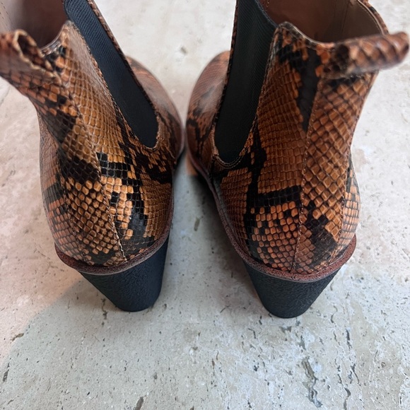 Aerosoles Wedge “Brandi” Ankle Boots Size 8.5 Vegan Leather NEW - Picture 4 of 8